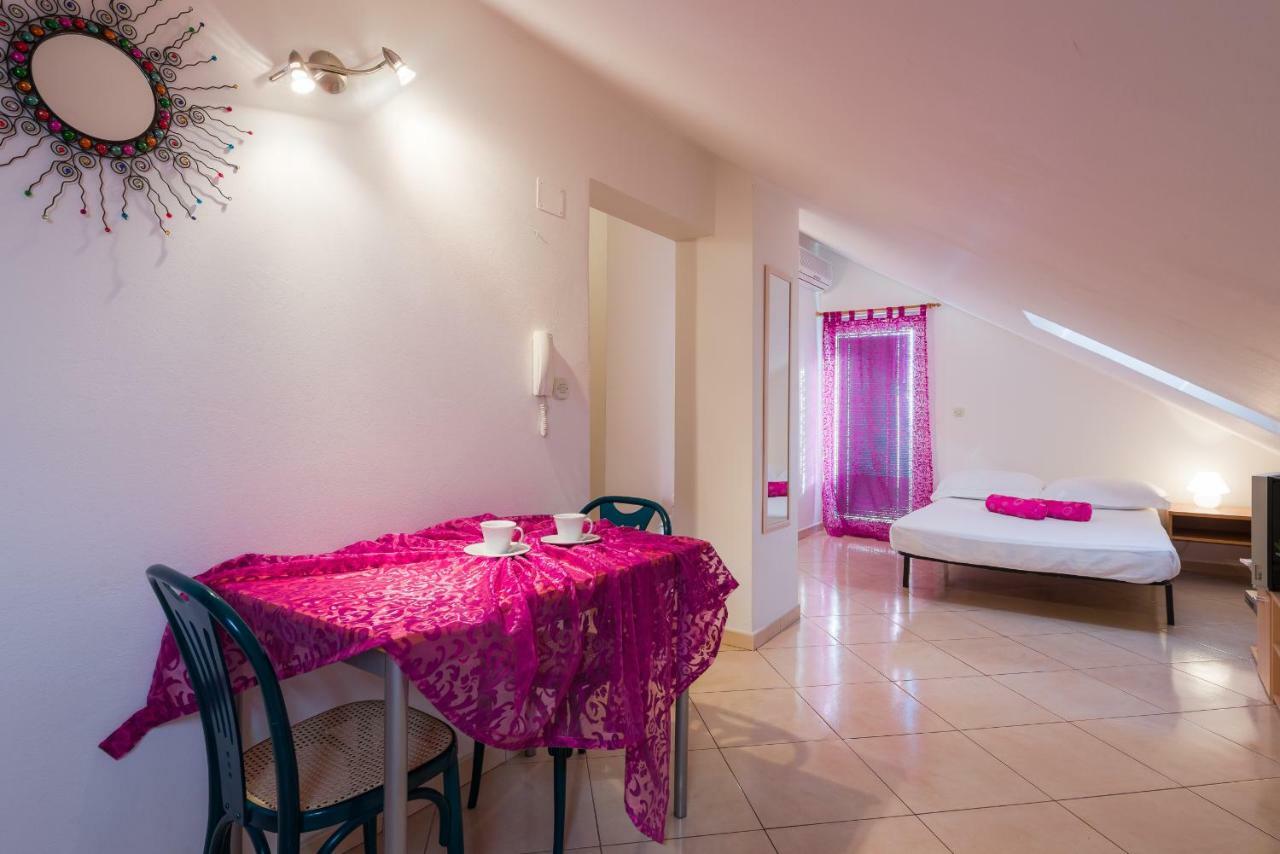 Apartments Villa Vallum 波尔 外观 照片